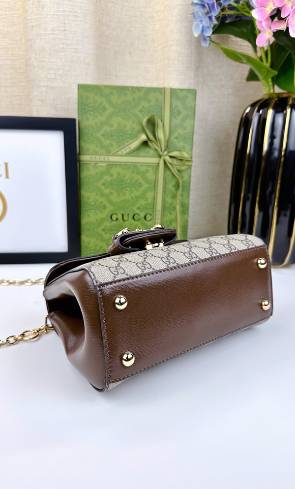 激安グッチバッグコピー着用イメージ